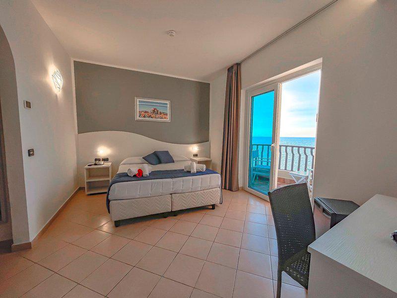 carlton-hotel-riviera-camera1